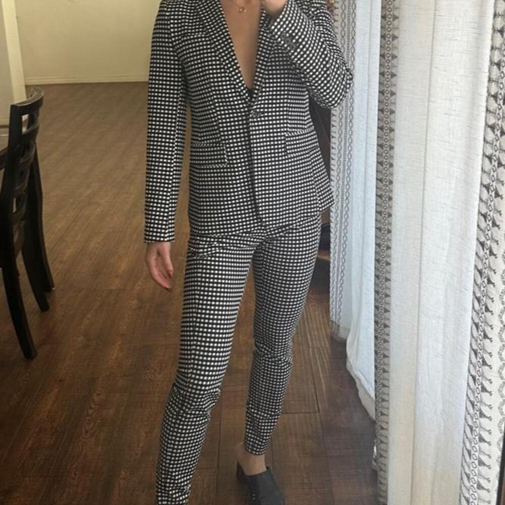 Banana republic black white